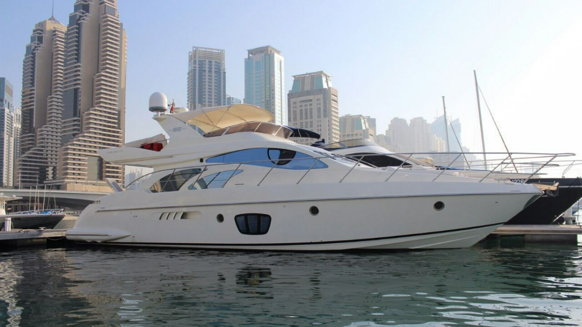 Azimut 50ft — Monica